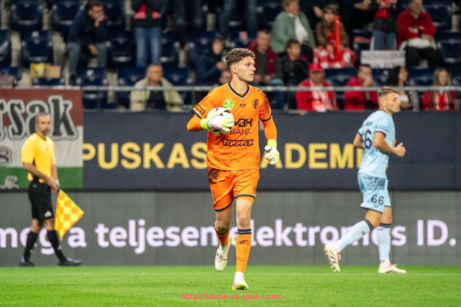 球盟会官网-世俱杯最佳新人评选及新秀球员崭露头角的精彩表现